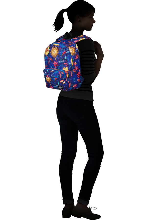 American Tourister Urban Groove Ug Lifestyle Bp 1  Sunflower American Tourister Urban Groove Ug Lifestyle Bp 1  Sunflower