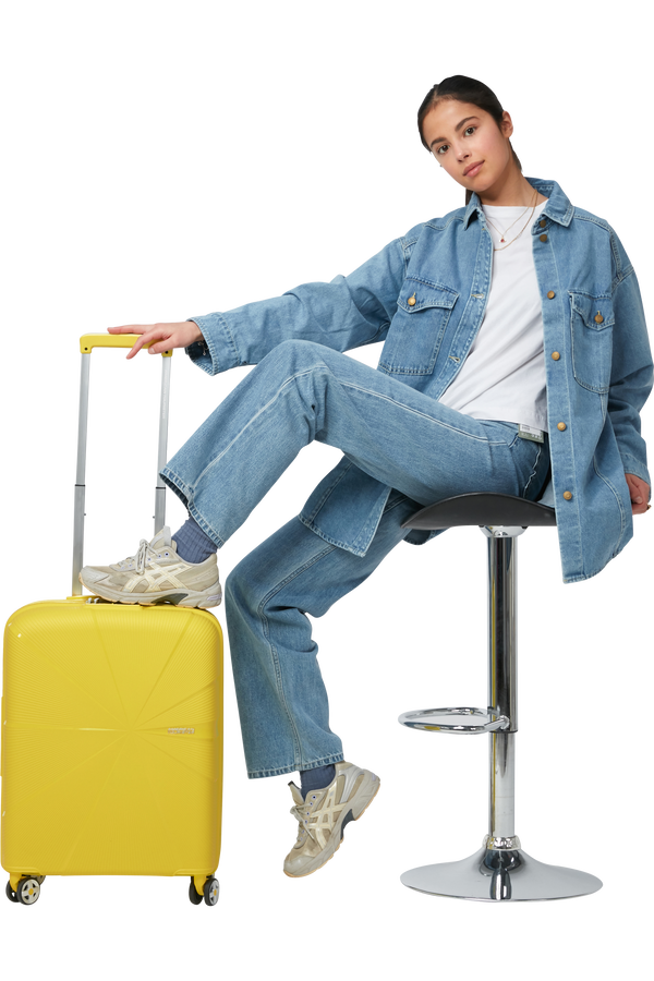 American Tourister Starvibe Spinner Expandable TSA 55cm Electric Lemon