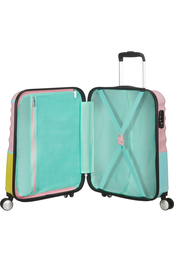American Tourister Wavebreaker Spinner 55cm  Zig Zag